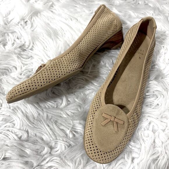 STUART Weitzman suede shoes perforated bow detail women’s size 9N